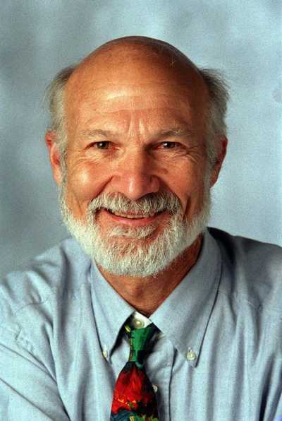 Stanley Hauerwas, author of Fully Alive, Receives 2022 Lifetime Achievement Award from The Society of Christian Ethics